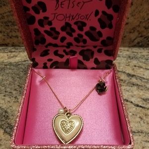 Betsey johnson necklace and pendant dirty gold ton